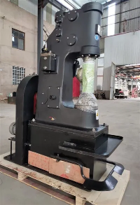 優れたナイフメーカーのパワーハンマーの特徴は何ですか?